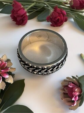 Brighton silver-tone ring.  Spinner Ring.  Stackable Size 7